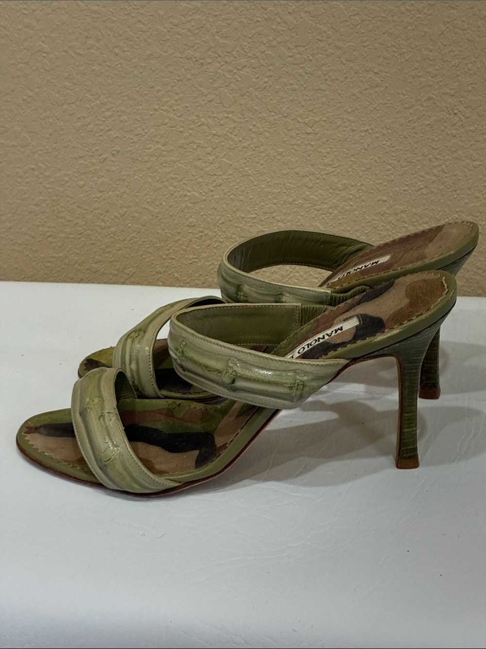 Manolo Blahnik Olive Green Slide Sandals with Camo Insole - Picture 4 of 9